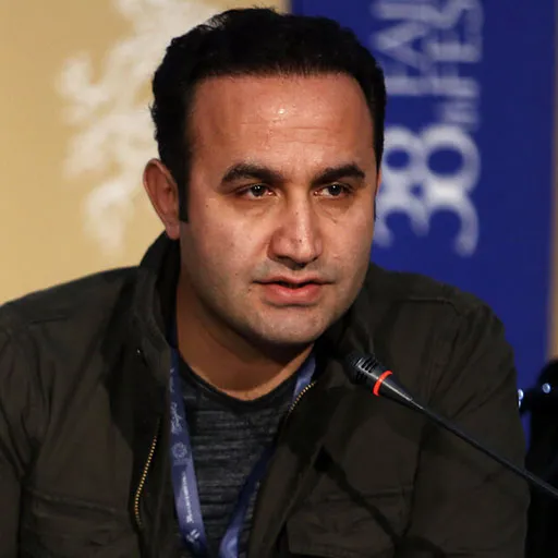 نوید محمودی