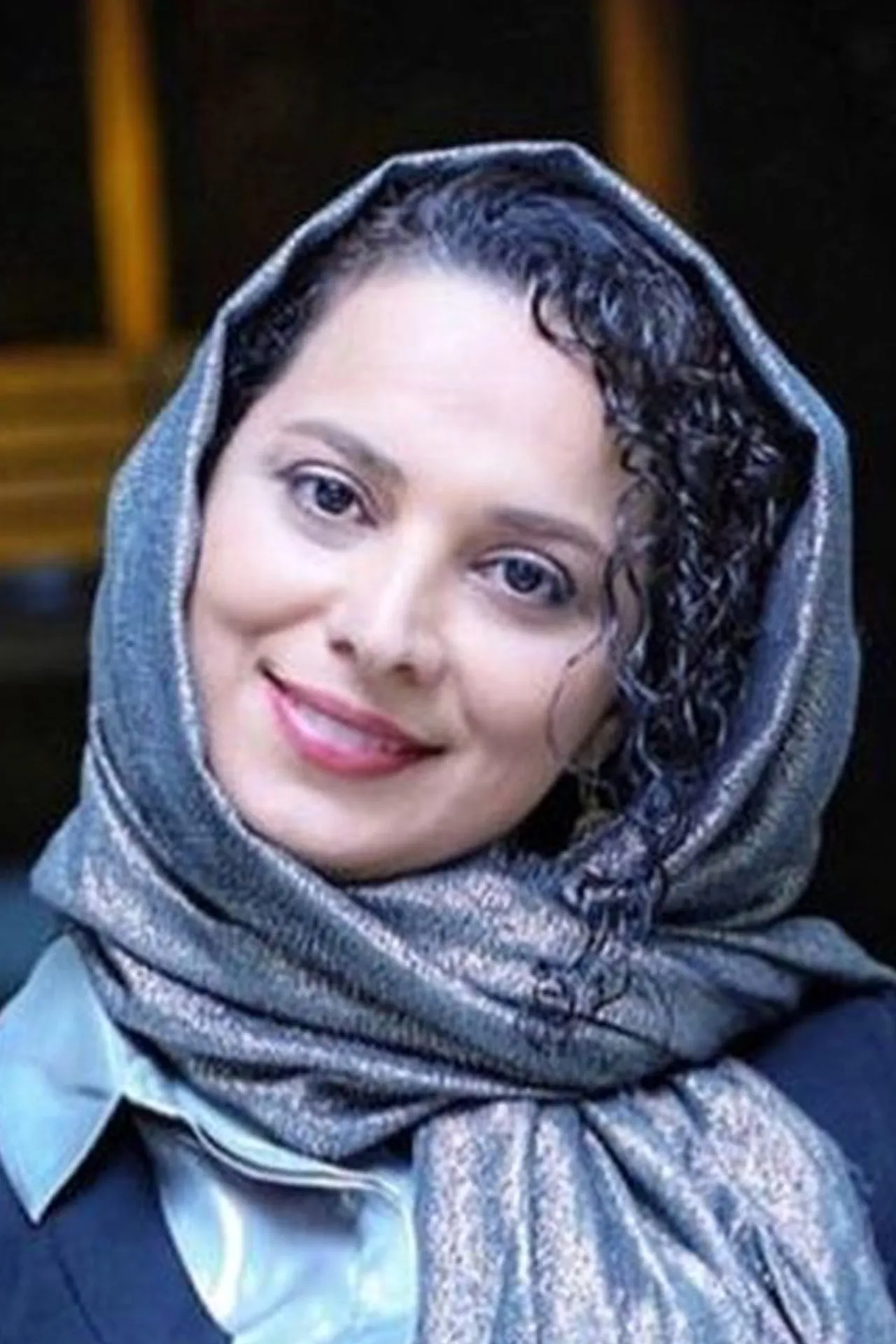 روشنک عجمیان